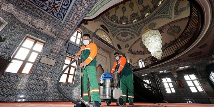 Çankaya’da İbadethaneler Temizleniyor