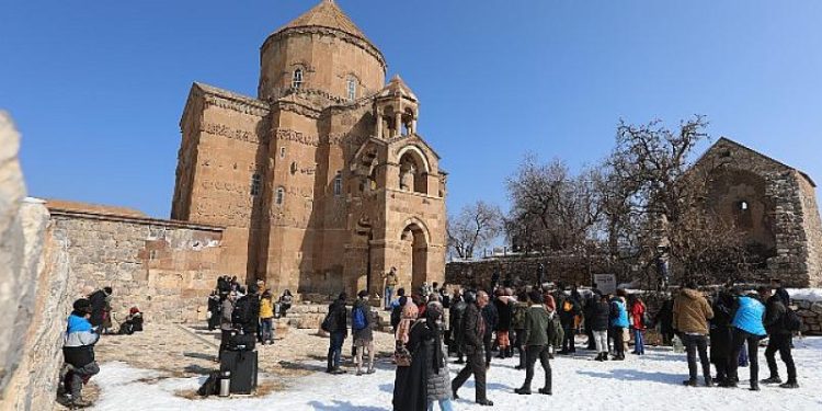 Güzel Havayı Fırsat Bilen Vatandaşlar Büyükşehir Belediyesi Etkinliğinde Buluştu