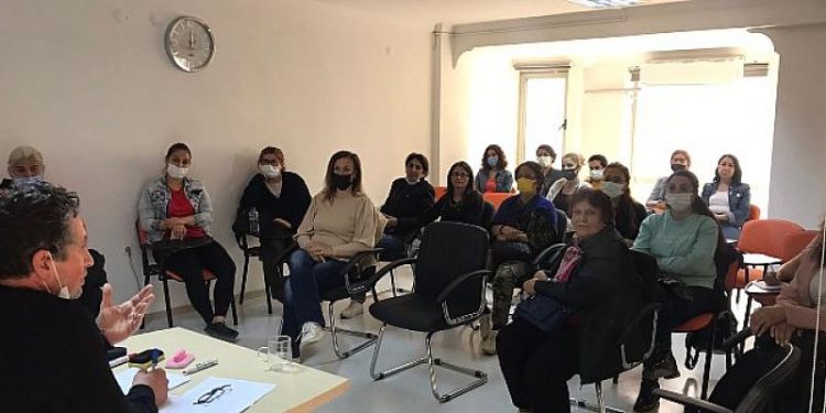 Çiğli Belediyesi’nden Kadınlara Dijital Okuryazarlık Semineri