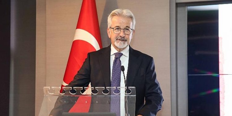Eğitimli hasta bakıcılara sertifikaları verildi