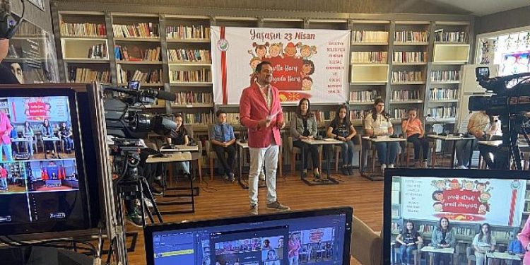 Kılıçdaroğlu Türk Dünyası Çocukları ile buluştu