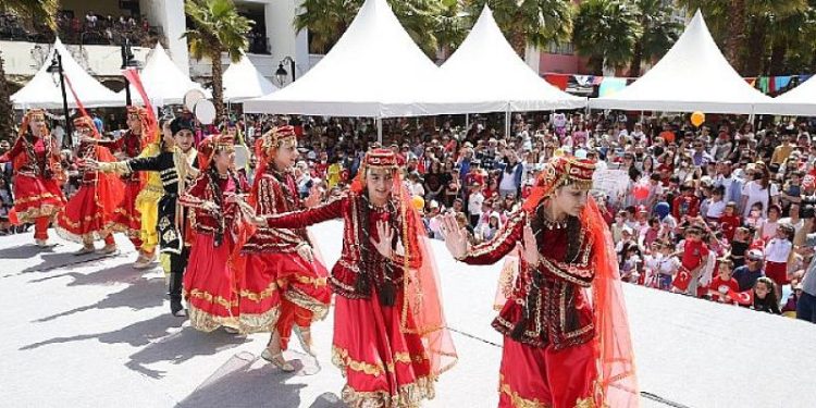 Uluslararası Karşıyaka Çocuk Festivali’ne Muhteşem Final