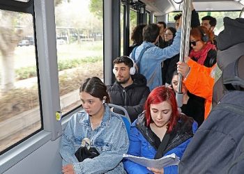 Antalya Büyükşehir’den üniversite öğrencilerine ücretsiz ulaşım